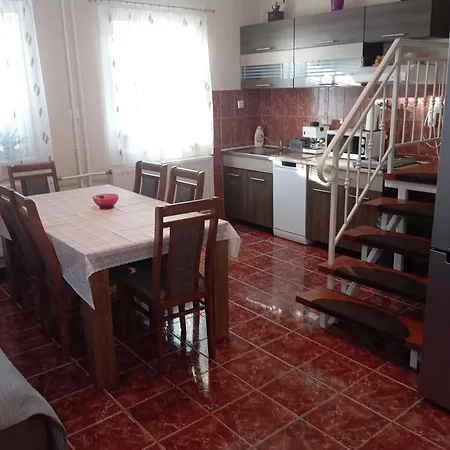 게스트하우스 Josva Vendeghaz